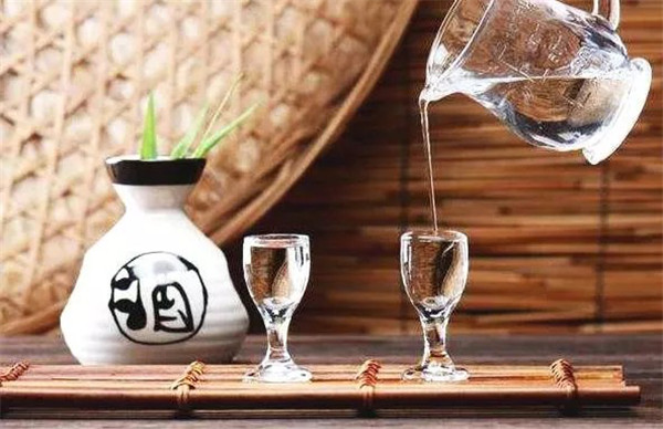 中秋酒禮丨月已滿，杯莫空，佳節(jié)有酒萬(wàn)事足！509.jpg